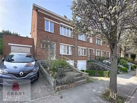 maison 4 chambres  jardin  2 garages et parking!