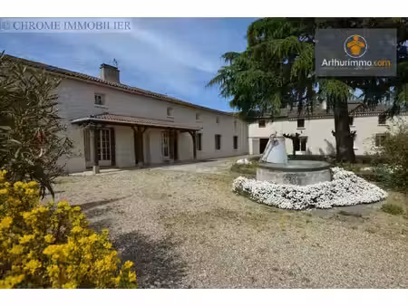 ensemble de deux habitations