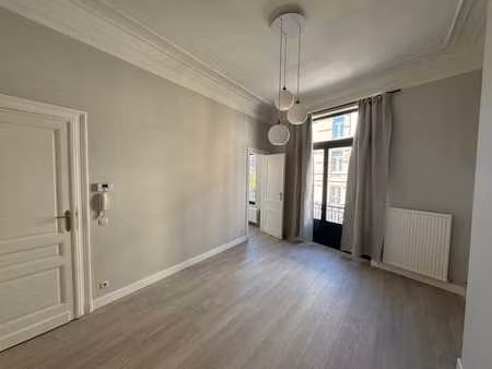 châtelain- appartement 1 chambre  entièrement rénové en 2026