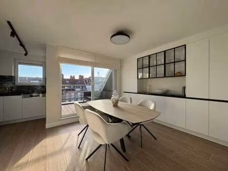 appartement duplex vue latérale sur mer avec 4 terrasses.