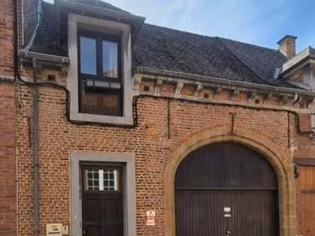 maison de caractère avec jardin et garage en centre-ville