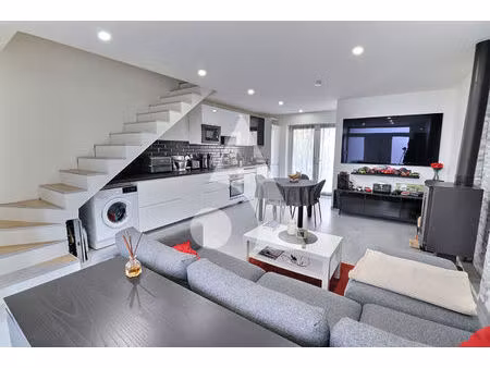 maison mery sur oise 2 chambres-70 m2- récente- atelier/hangar