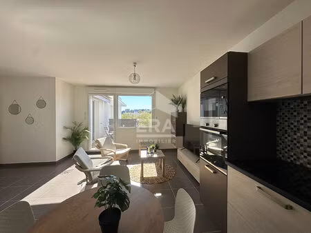 dernier étage d'exception - 2 pièces comme neuf avec terrasse  vue château & garage électr