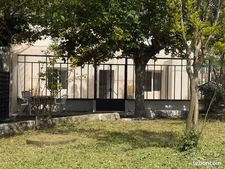 maison de ville en pierre avec jardin plein sud