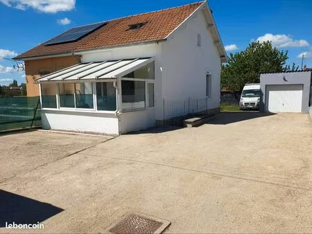 maison 3 pièces 65m²