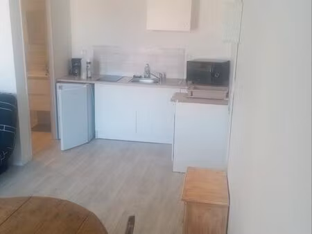 à louer studio 25 mètres carrés toutes charges comprises