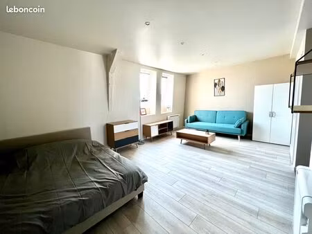 studio rénové et meublé