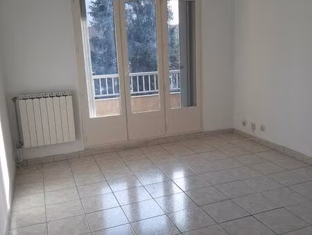 t2 1er étage ascenseur garage terrasse