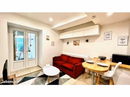 studio rénové et meublé