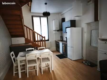 maison de ville en triplex  centre ville de liancourt