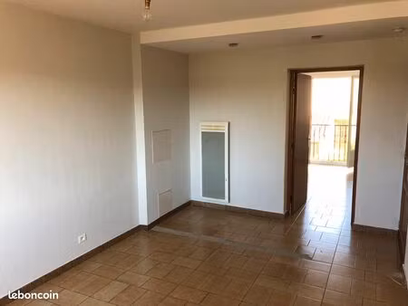 f2 a louer ceret quartier nogaréde