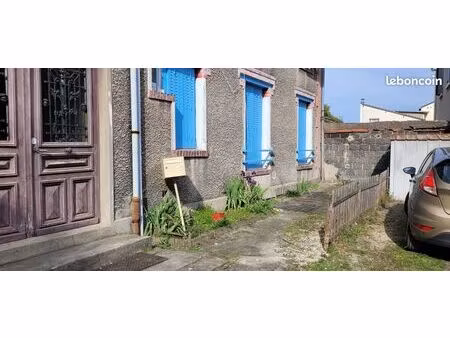 location appartement 2 pièces  jardin et parking