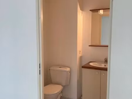 location appartement 2 pièces 43 m² à blois (41000)  545 €