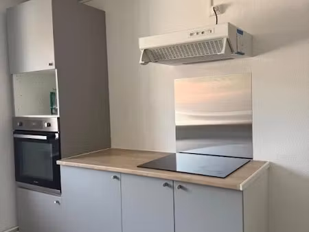 location appartement 3 pièces 73 m² à mazamet (81200)  545 €