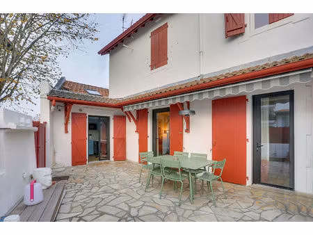 un appartement à l'allure de maison de ville  quartier aguilera