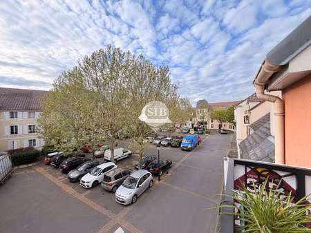 appartement 4 pièces avec balcon et box