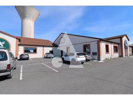 local commercial tarbes 600 m² environ