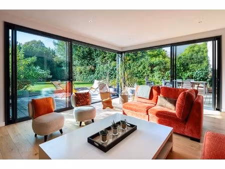 maison d'architecte lumineuse sur beau jardin sud