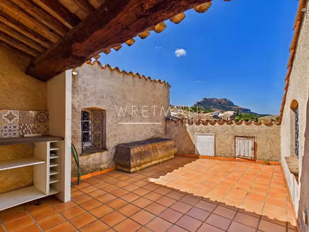 vente maison 7 pièces 244 m² roquebrune-sur-argens (83520)