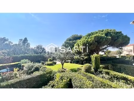 bastidon en duplex en rez de jardin à pied port santa lucia et commerces