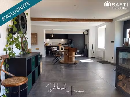 ici  chaque détail raconte une histoire  entre pierre brute et lignes contemporaines.