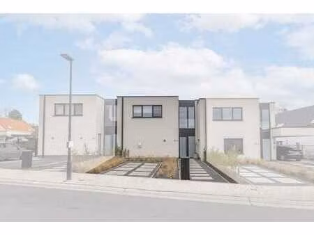 maison peb a+  trois chambres  située à asse  asbeek.