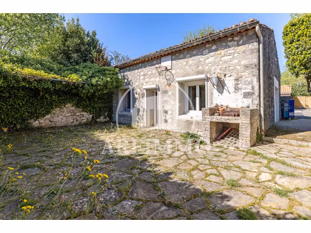 maison de type 5 de 96 m2 sur une parcelle de 223m2 au centr