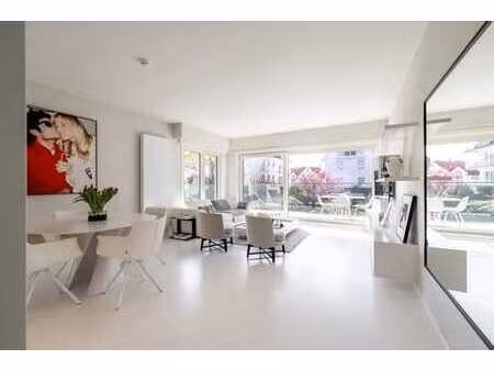 appartement de coin dans une résidence de prestige sur la di