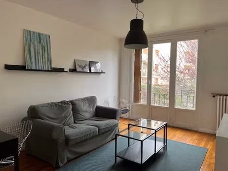 location meublée appartement 2 pièces 41 m² à le vésinet (78110)  1 280 €
