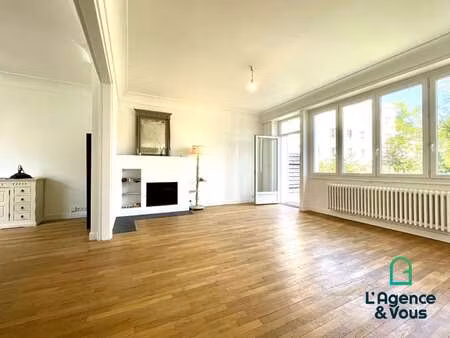 vente maison à lorient (56100) : à vendre / 214m² lorient