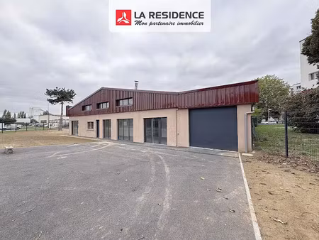 location locaux professionnels 4 pièces 200 m² à saint-marcel (27950)  2 000 €