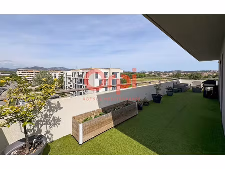 location appartement  66.6 m² t-3 à fréjus  1 273 €
