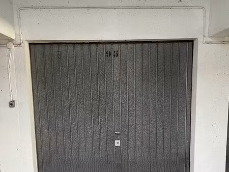 garage fermé anglet