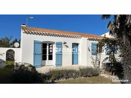 ile de noirmoutier - a proximite du centre ville de noirmoutier - grande propriete en plus