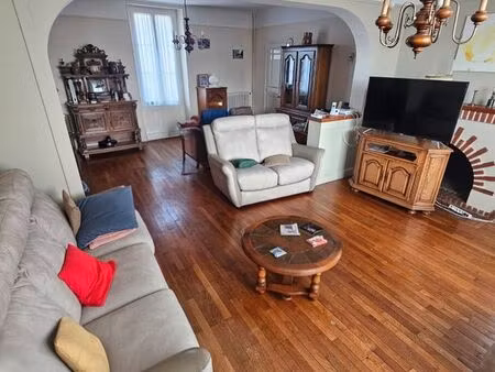 maison individuelle avec dépendances