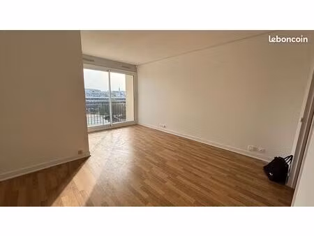 studio 1 pièce 28 m²