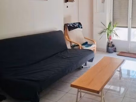 appartement t2bis près port à l'année