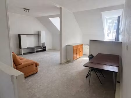 appartement t2 - 47 m2 - plein centre fougeres – semi-meublé