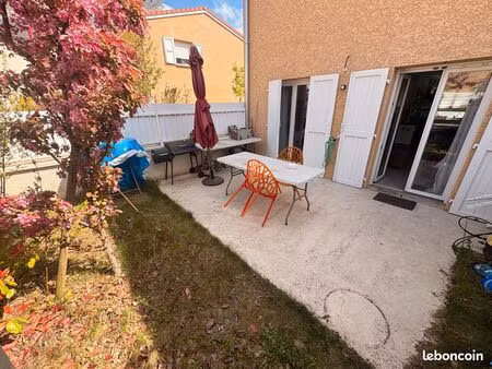 maison de ville à parrily à louer