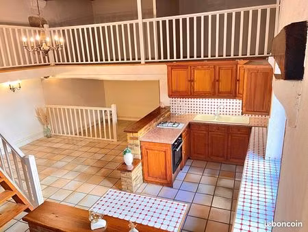 appartement de caractère 80 m² – auxerre centre-ville