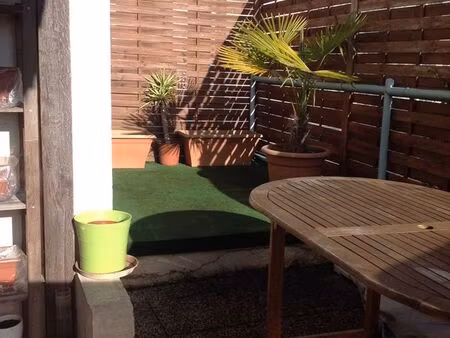 à vendre – apt t2 duplex type maisonnette de 43 m² avec terrasse et dépendance – chalonnes