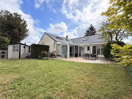 maison 5 chambres et garage située dans le village anjou à angers
