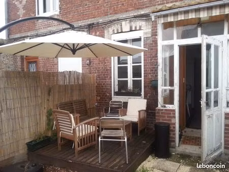 maison de ville au calme avec jardinet