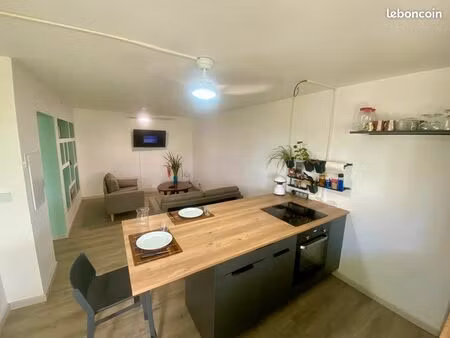 location t2 meublé de 48m² + jardin dans résidence sécurisée avec piscine  etang salé les 