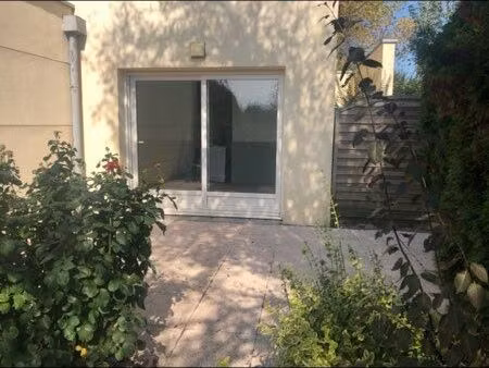 agréable maison individuelle f5 à lure avec espaces verts