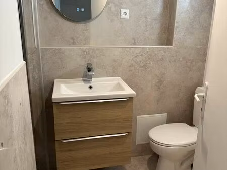 t2 meublé 40m² entièrement rénové mobilier neuf terrasse sans vis-à-vis disponible immédia