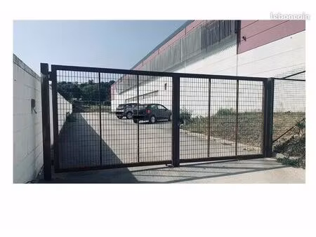 place de parking - nimes caremeau