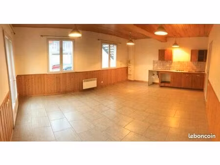 f2 avec terrasse + parking