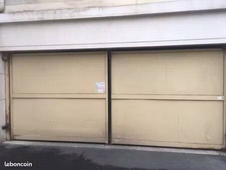 box a louer en centre ville à rosny-sous-bois