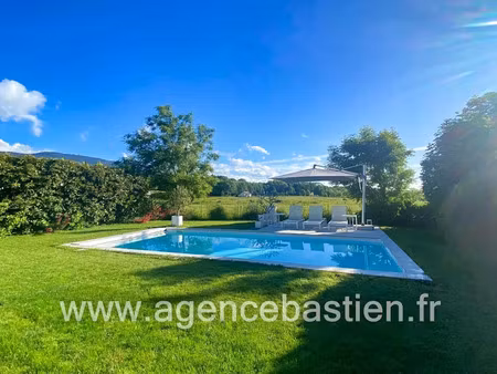 location maison 4 pièces 166 m² à divonne-les-bains (01220)  4 200 €